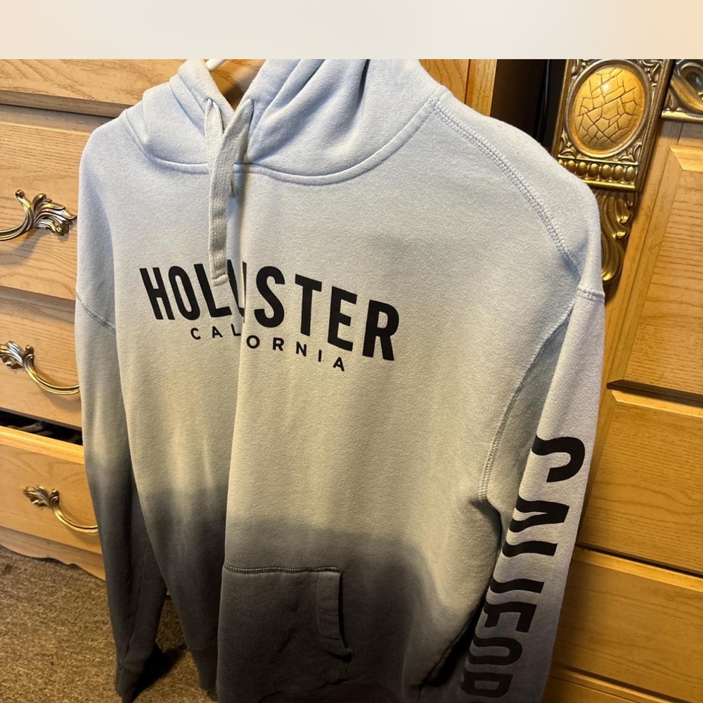 Hollister Men's Gradient Blue Hoodie